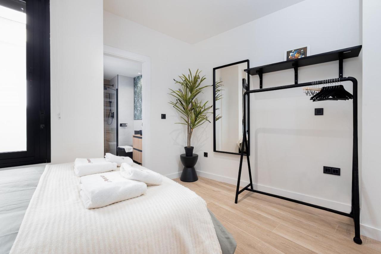 C56 - Studio With Amazing Terrace In The Centre マラガ エクステリア 写真